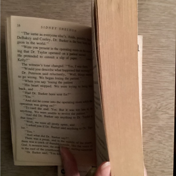 Sidney Sheldon Novels (2 Books) - Picture 6 of 8